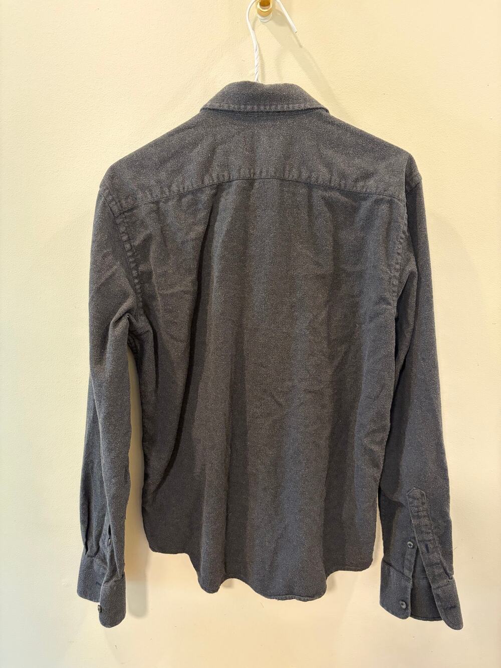 UNTUCKit Slim Fit Shirt | Medium | Charcoal Gray Flannel